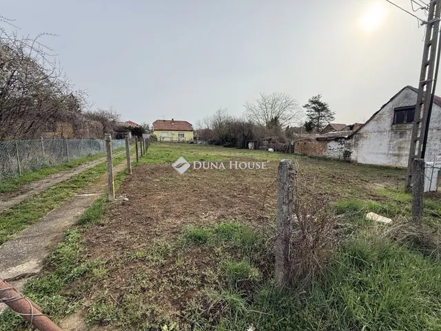 Eladó telek Pécs, Somogy utca 671 nm