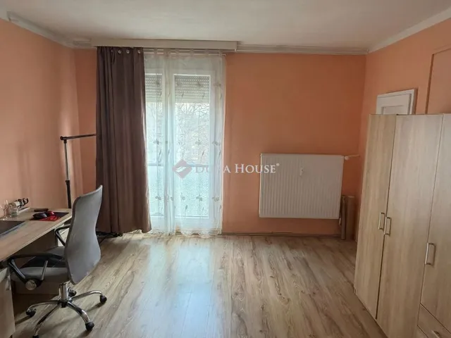 Eladó lakás Pécs, Ajtósi Dürer utca 53 nm