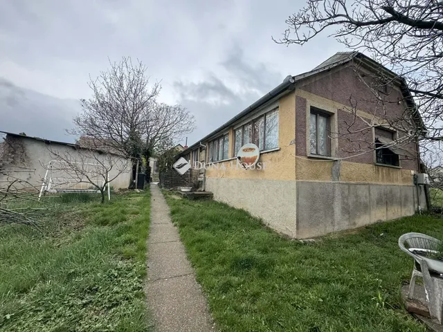 Eladó ház Pécsvárad, Petőfi Sándor utca 100 nm