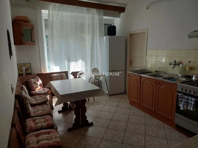 Eladó ház Pécs, Hősök tere 122 nm