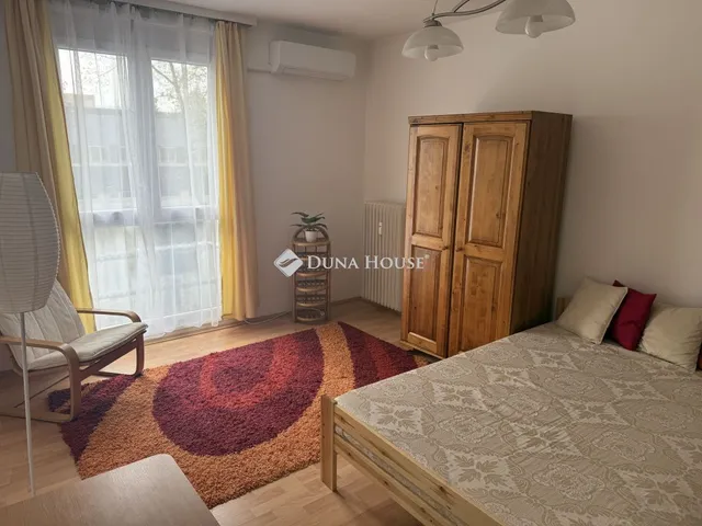 Kiadó lakás Pécs, Budai Nagy Antal utca 35 nm