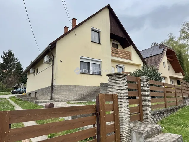 Eladó ház Pécs 239 nm