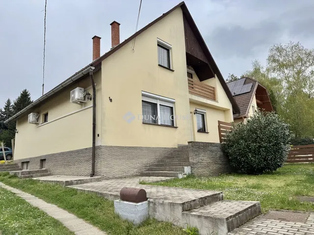 Eladó ház Pécs, Szántó László utca 239 nm