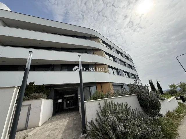 Eladó lakás Pécs, Boszorkány út 125 nm