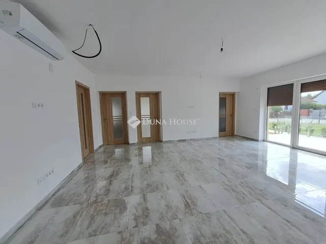 Eladó ház Pécs, Fenyer dűlő 96 nm