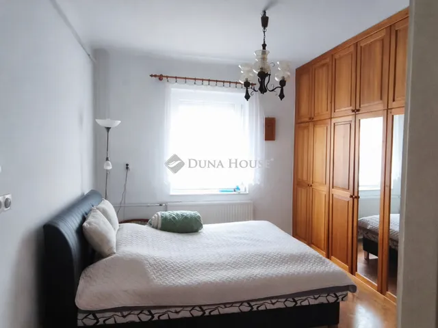 Kiadó ház Pécs, Athinay utca 170 nm
