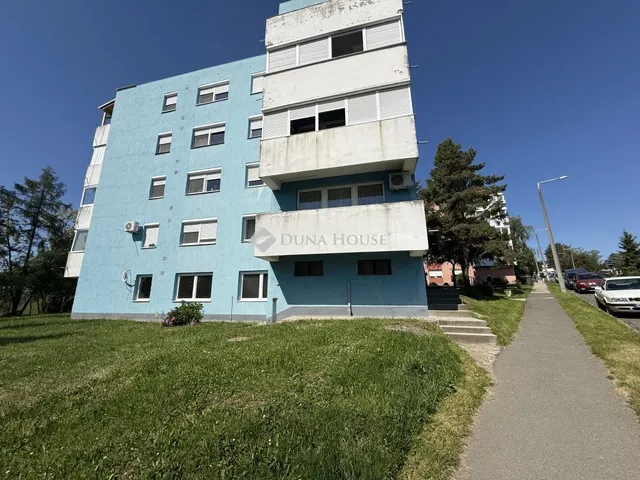 Eladó lakás Komló 50 nm