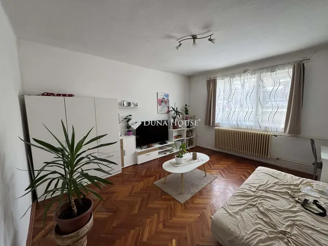 Eladó ház Pécs 198 nm