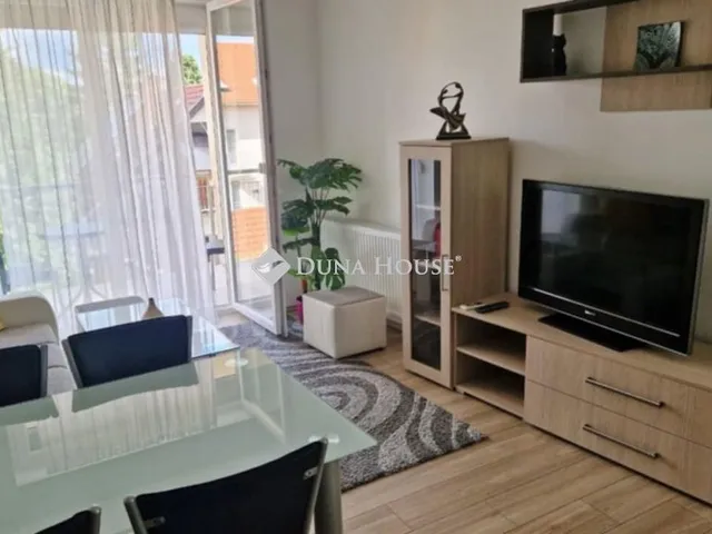 Kiadó lakás Pécs, Szigeti út 56 nm