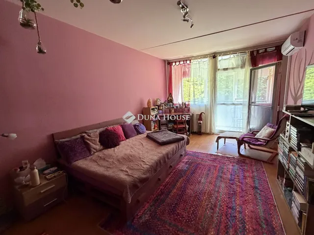 Eladó lakás Pécs, Szabó Ervin tér 52 nm