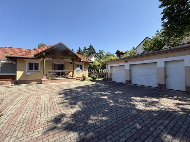 Eladó ház Kökény, Alsó köz 150 nm