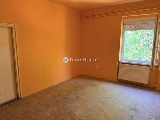 Eladó lakás Komló, Kazinczy Ferenc utca 52 nm