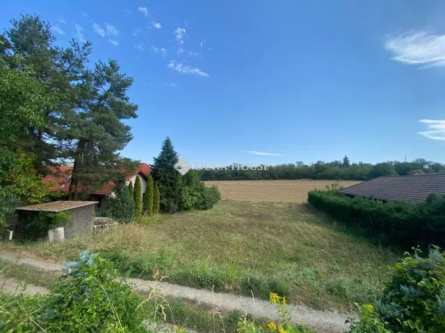 Eladó telek Pécs 842 nm