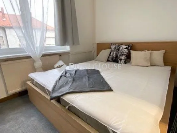 Kiadó lakás Pécs, Rákóczi út 81 nm