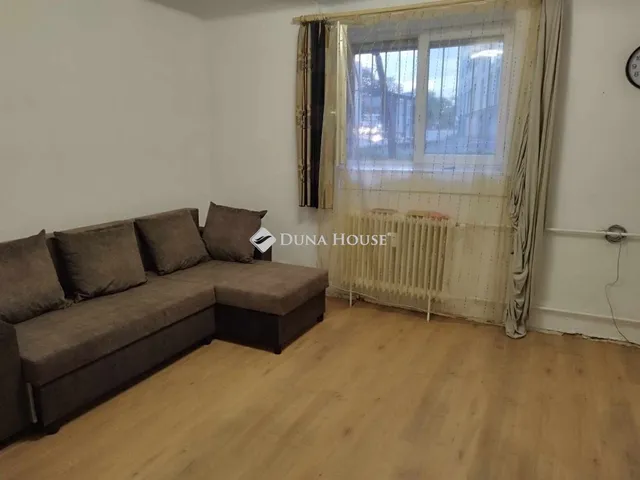 Eladó lakás Pécs, Megyeri tér 57 nm