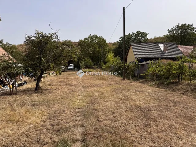 Eladó telek Pécs, Ribiszke dűlő 2796 nm