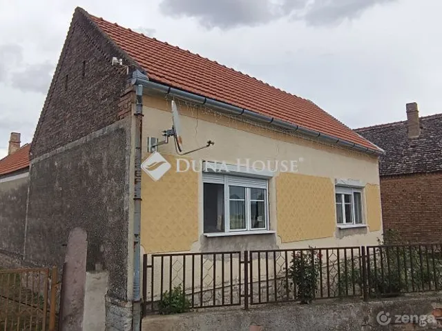 Eladó ház Sumony, Petőfi Sándor utca 111 nm
