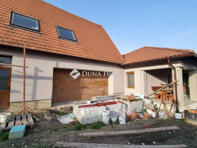Eladó ház Biatorbágy 315 nm