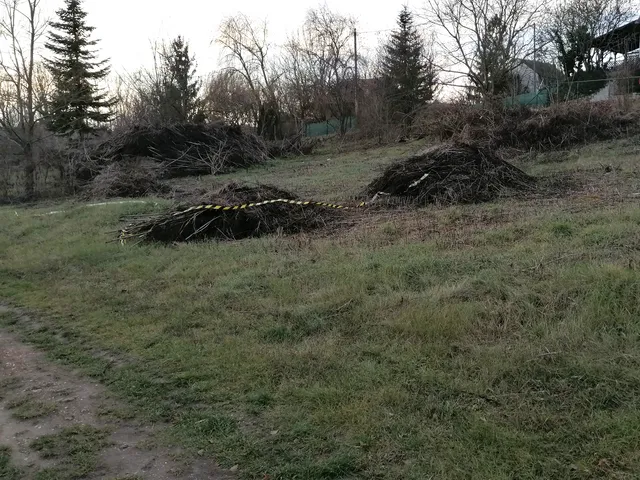 Eladó telek Mány 800 nm