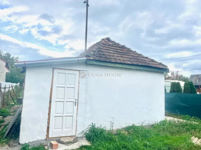 Eladó telek Budaörs 737 nm