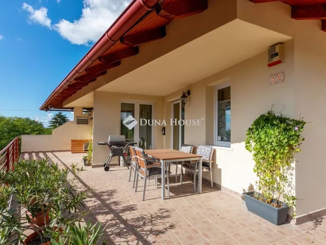 Eladó ház Páty 230 nm