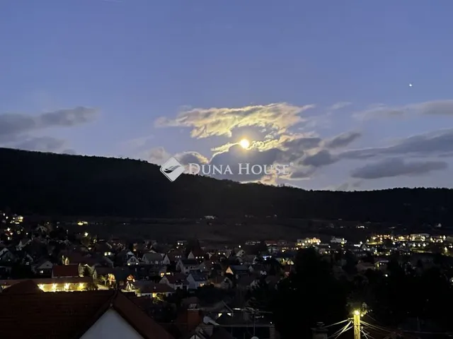 Eladó ház Pilisborosjenő 400 nm