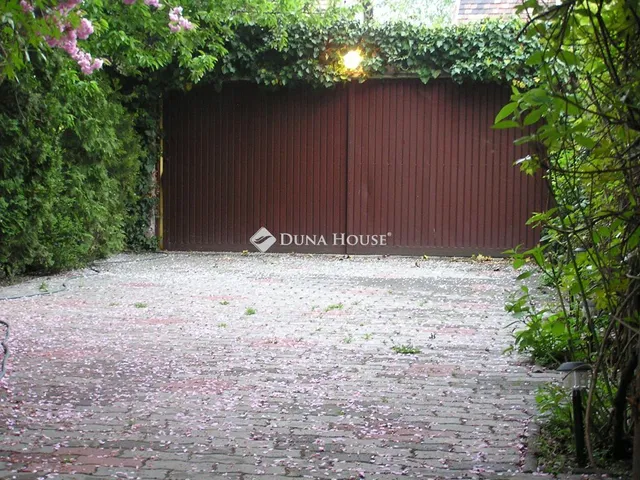 Eladó ház Törökbálint 295 nm