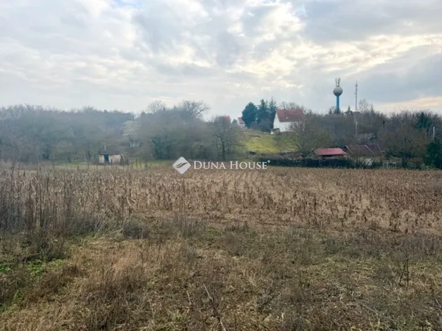 Eladó telek Mány, Fixi dűlő 3700 nm