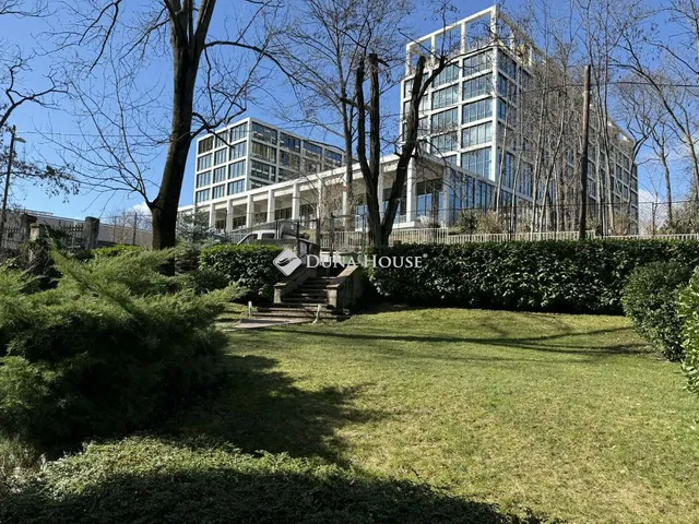 Kiadó lakás Budapest XI. kerület, Mányoki út 106 nm