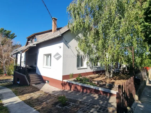 Eladó ház Sóskút 180 nm
