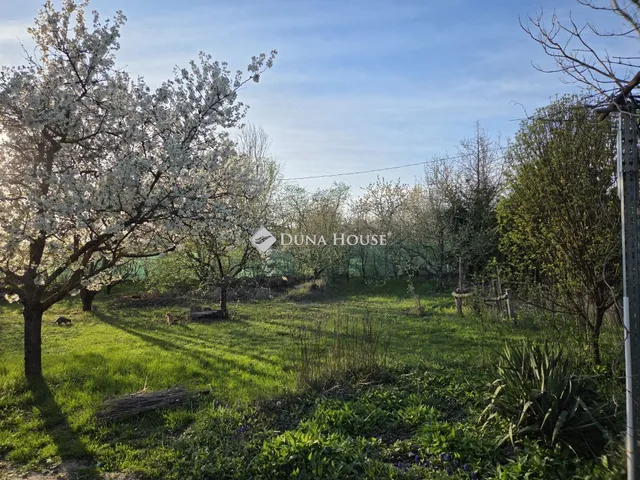 Eladó telek Zsámbék 810 nm