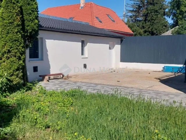 Eladó ház Budapest XVI. kerület, János utca 141 nm