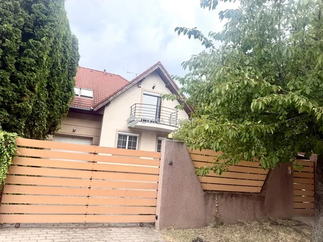 Eladó ház Törökbálint 220 nm