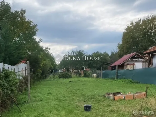 Eladó telek Budaörs 737 nm