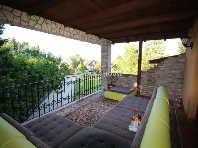 Eladó ház Mogyoród, Virág utca 554 nm