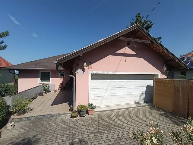 Eladó ház Veresegyház 300 nm