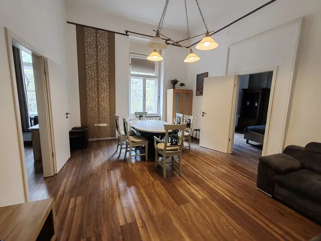 Kiadó lakás Budapest VI. kerület 142 nm