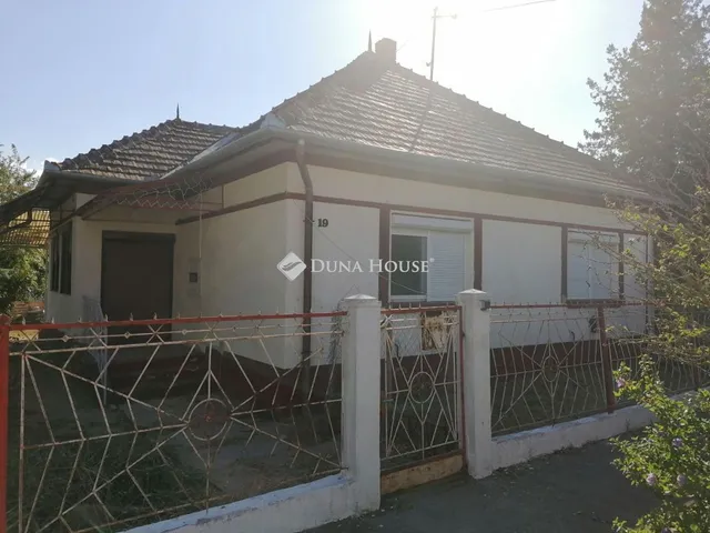 Eladó ház Tápiószecső 93 nm
