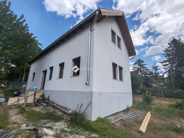 Eladó ház Csömör, Liliom utca 135 nm