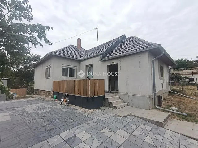 Eladó ház Valkó 84 nm
