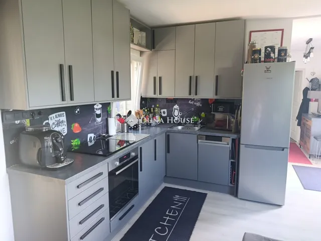 Eladó ház Szada, Várdombi utca 74 nm