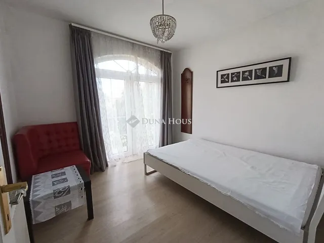 Eladó ház Budapest XVI. kerület 320 nm