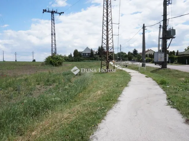 Eladó telek Székesfehérvár 11395 nm
