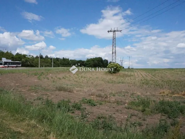 Eladó telek Székesfehérvár 11395 nm