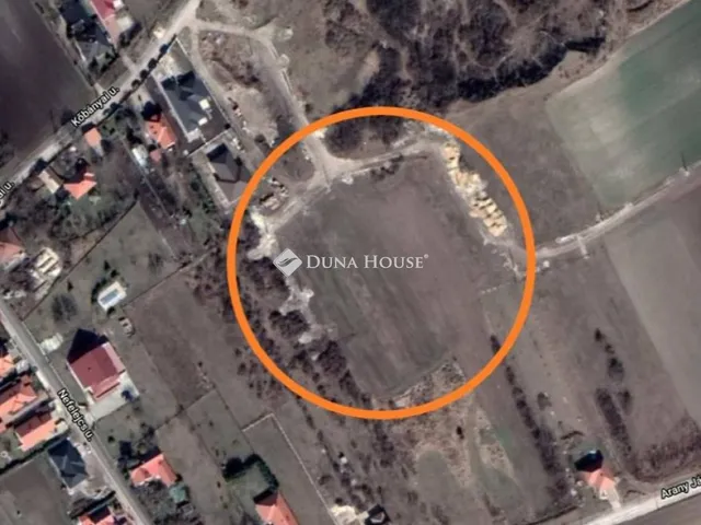 Eladó telek Úrhida 1042 nm