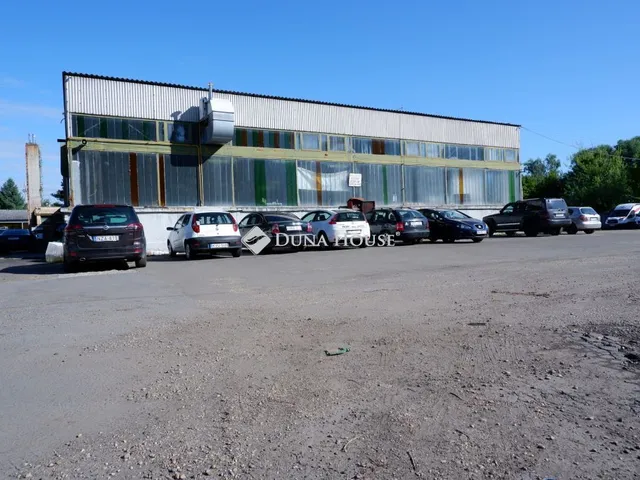 Eladó kereskedelmi és ipari ingatlan Gödöllő 12358 nm