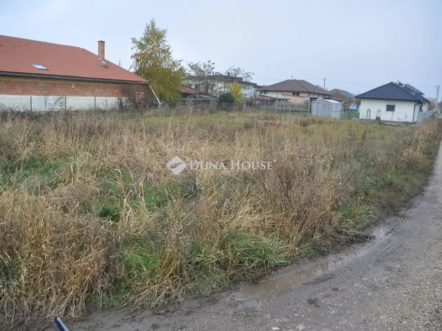 Eladó telek Kápolnásnyék, Szent László utca 821 nm