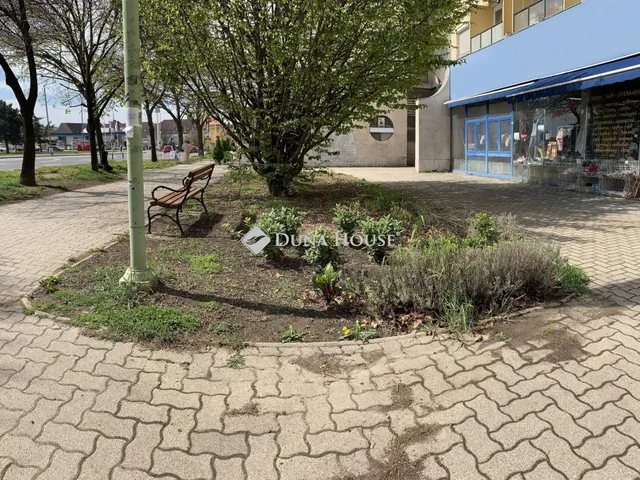 Eladó kereskedelmi és ipari ingatlan Székesfehérvár 184 nm