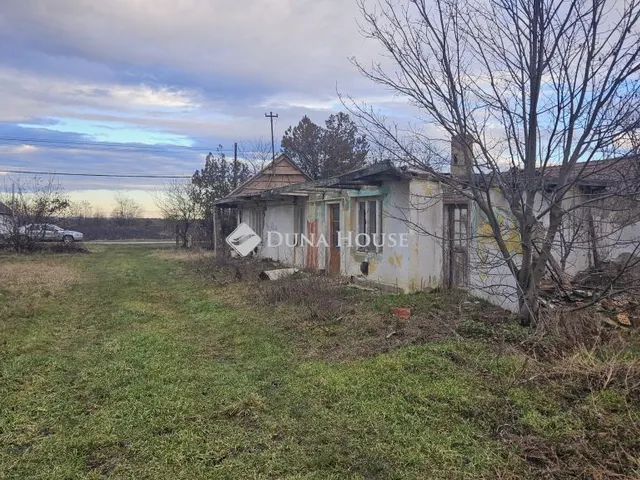 Eladó telek Kisláng, Vörösmarty Mihály utca 4316 nm