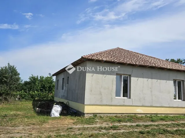 Eladó ház Sárbogárd 205 nm